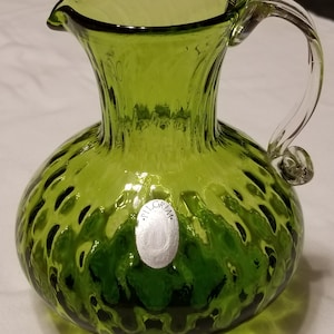 Vintage Pilgrim Glass 6&quot; tall 5&quot; W Blown Glass Pitcher. Huntington, WV. Very Impressive Piece of Glass Art. Pilgrim closed its doors in 2001