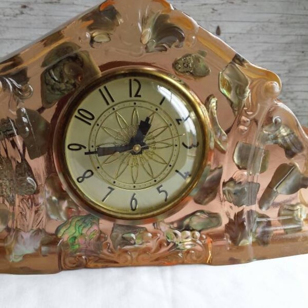 Vintage 1950s Lucite Mantel/Shelf Electric Clock with Lanshire Movement. Very Nice Working Condition. Sea Shells Encased in Lucite. 10x7x2.