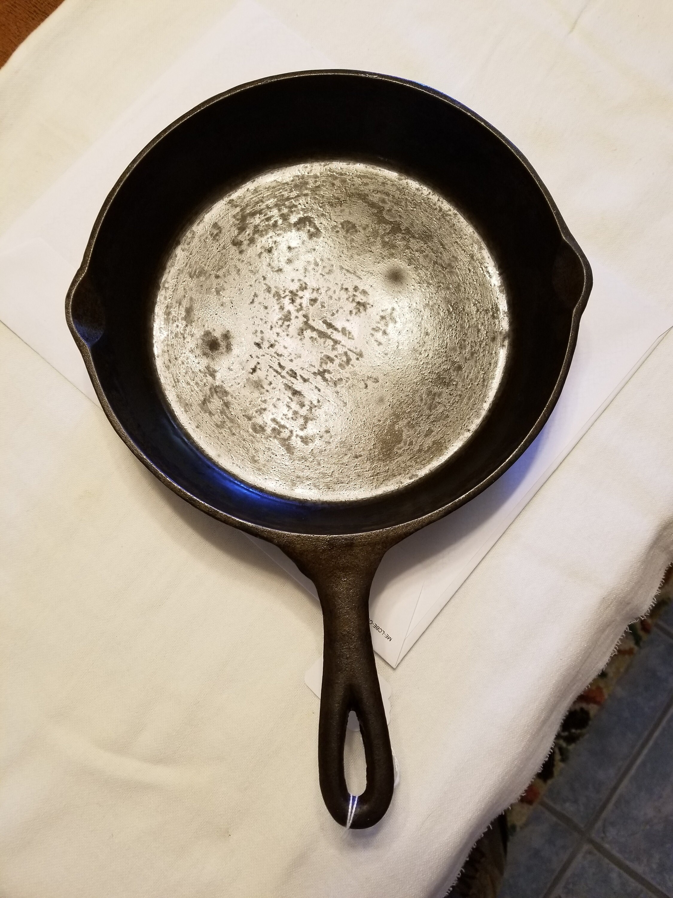 Vintage 1940s Lodge #6 Cast Iron Skillet with Heat Ring and 3 notches.  Electrolysis Cleaned. Seasoned. 7 inch heating surface. Free ship USA