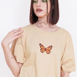Butterlfly Shirt - Butterfly Top, Embroidered Shirt, Y2K T-shirt, Aesthetic Clothing, Aesthetic Shirt, Tumblr Clothing, Tumblr Shirt, Art