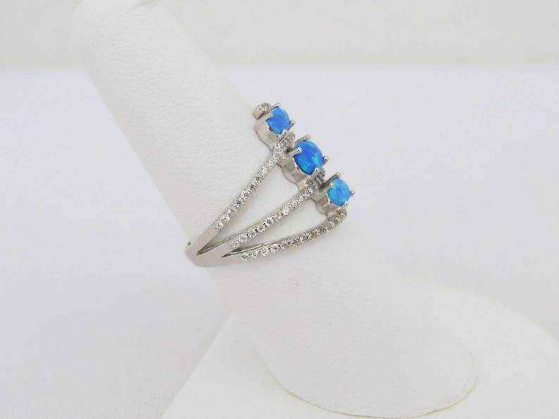 Vintage Sterling Silver Blue Opal /& White Topaz Pave Ring Size 7