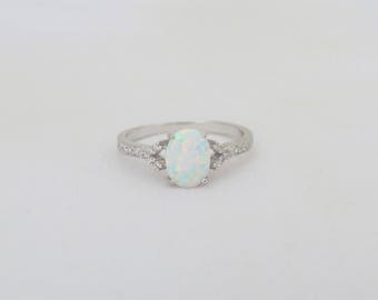 Vintage Sterling Silver Oval cut White Opal & White Topaz Ring Size 8