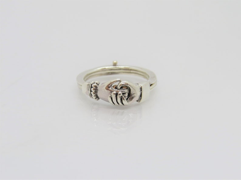 Vintage Sterling Siver Open Hand /& Heart Ring Size 9