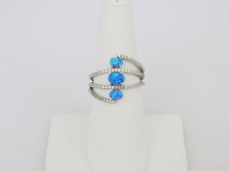 Vintage Sterling Silver Blue Opal /& White Topaz Pave Ring Size 7