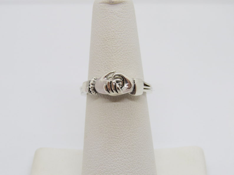 Vintage Sterling Siver Open Hand /& Heart Ring Size 9