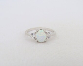 Vintage Sterling Silver White Opal & White Topaz Ring Size 5