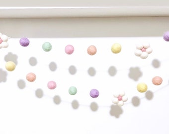 Spring flower felt ball garland , white daisy felt flower garland , Spring Decorations , pastel felt ball garland, Rainbow decor