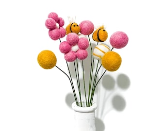 Spring daisy bouquet, Felt ball bouquet, Bumble bee decoration, Spring decoration, spring decor, felt daisy decor, Felt pom pom boquet