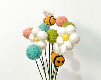 Spring daisy bouquet, Felt ball bouquet, Bumble bee decoration, Spring decoration, spring decor, felt daisy decor, Felt pom pom boquet
