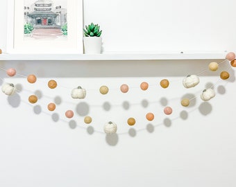White pumpkin garland , earth tone pumpkin decor , rustic fall decor, White Halloween décor, Neutral Halloween décor, felt ball garland