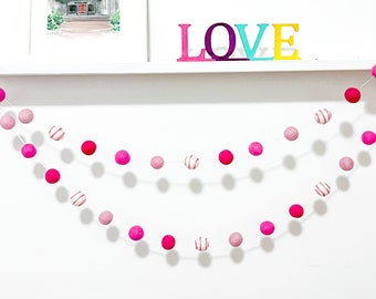 Princess garland , Pink Felt Ball Garland ,Ombre pink decor, girl room decor, first birthday decor, Bridal shower decor,