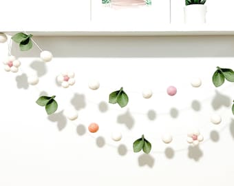 Spring felt ball garland , Spring leaf garland , daisy garland ,Flower garland , Spring garland, Spring Decorations , Boho floral garland