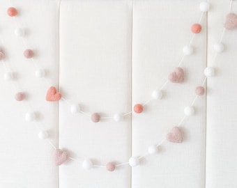 Peach heart Garland , Felt Heart Garland , Blush and white Garland , Blush and Peach Garland , Valentines day decor , heart decor