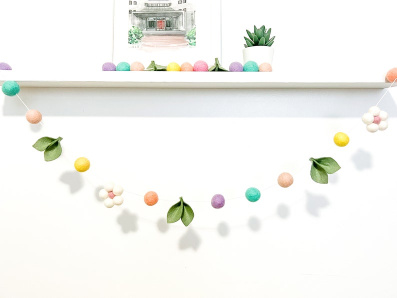 Spring felt ball garland , Spring decor , spring decorations , Spring flowers, blush decor , Pastel Decor , easter decor, easter garland imagem 8