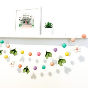 Spring felt ball garland , Spring decor , spring decorations , Spring flowers, blush decor , Pastel Decor , easter decor, easter garland imagem 5