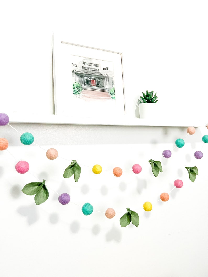 Spring felt ball garland , Spring decor , spring decorations , Spring flowers, blush decor , Pastel Decor , easter decor, easter garland imagem 3