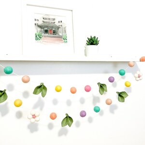 Spring felt ball garland , Spring decor , spring decorations , Spring flowers, blush decor , Pastel Decor , easter decor, easter garland imagem 4