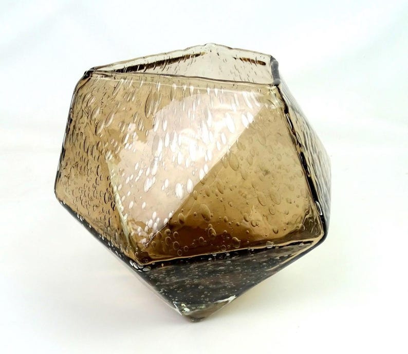 Anthropologie Kina Seedy Konstglas Geometrisk Fasetterad Rökbrun 13,5 cm Vas bild 1