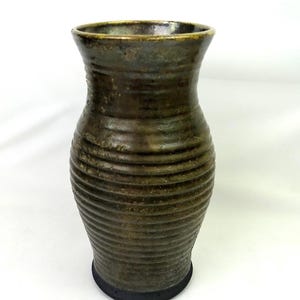 Nora Fenton Pottery Jordfärgad Droppglasyr Texturerad 25 cm Ringvas 1960-2000