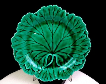 Wedgwood Porcelain Green Glaze Pattern Leaf Design 7 3/4&quot; Salad Plate 1961