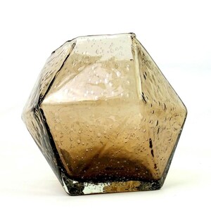 Anthropologie Kina Seedy Konstglas Geometrisk Fasetterad Rökbrun 13,5 cm Vas bild 4