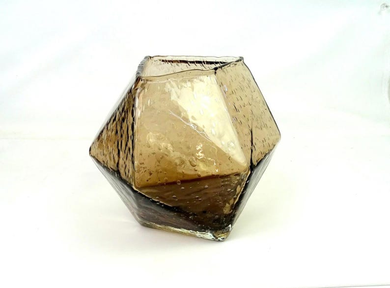 Anthropologie Kina Seedy Konstglas Geometrisk Fasetterad Rökbrun 13,5 cm Vas bild 3