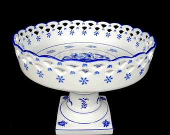 Danskt porslin i blått och vitt Delft-stil med genomborrat galler, stor 30 cm kompott