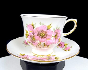 Queen Anne England 8470 Pink Flowers And Gold Trim 2 7/8" Cup & Saucer Set