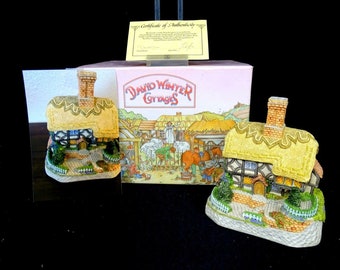 David Winter Plum Cottage John Hine Decorated 5&quot; Cottage With Box And Coa 1993