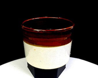 素朴なストーンウェア製、ブラウン、グリーン、ホワイトの3色使い、高さ3 3/8インチの陶器製カトラリーホルダージャー