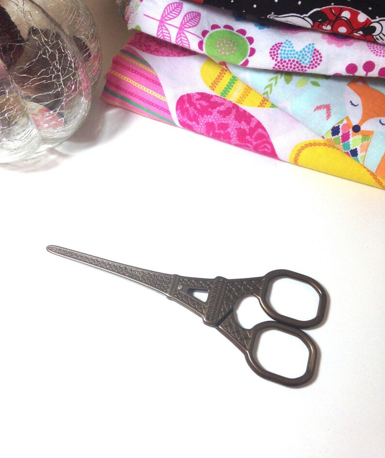 Cross Stich Eiffel Tower Scissor Antique Design Embroidery /& Sewing Scissors Thread Scissor Eiffel Tower Vintage Scissor