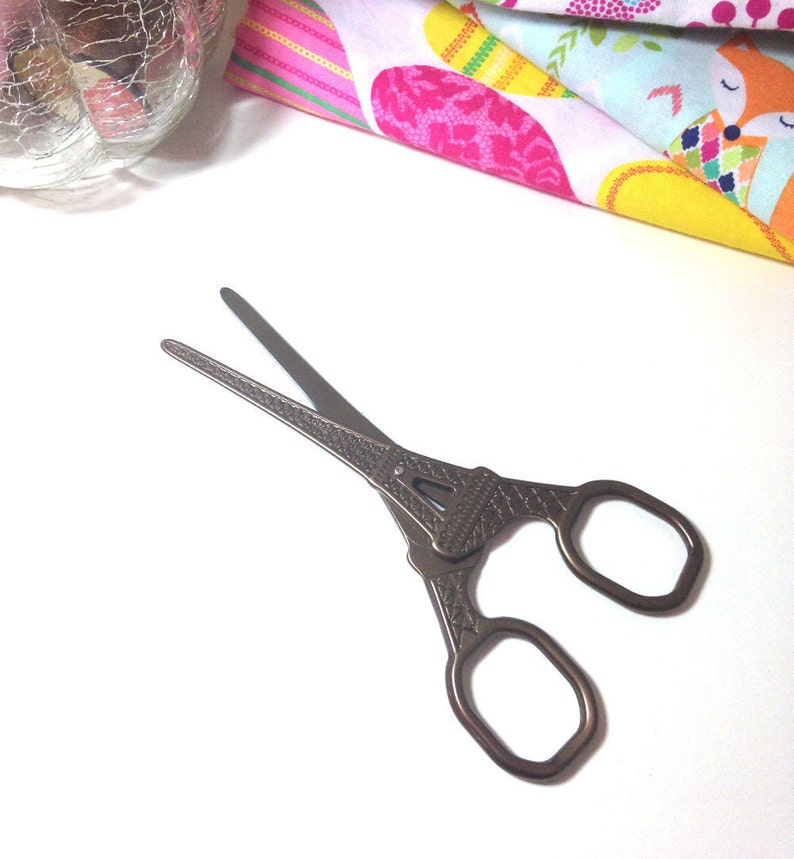Cross Stich Eiffel Tower Scissor Antique Design Embroidery /& Sewing Scissors Thread Scissor Eiffel Tower Vintage Scissor