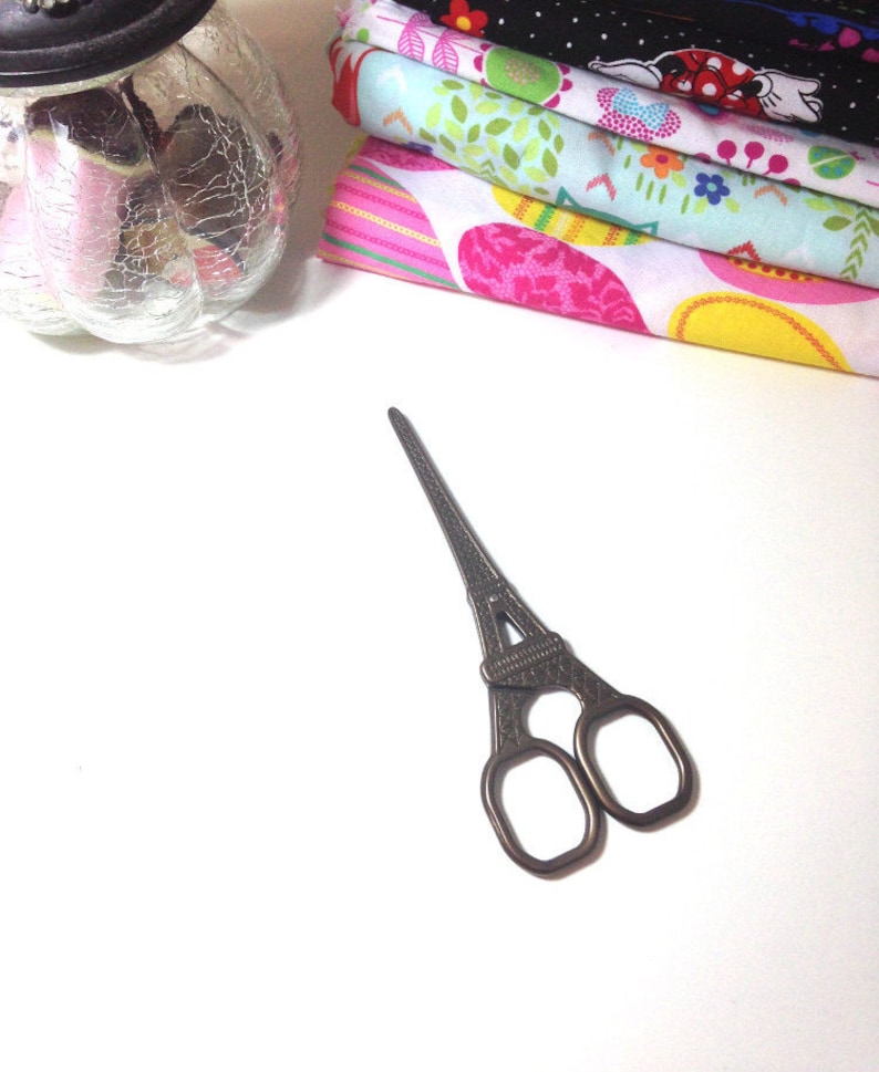 Cross Stich Eiffel Tower Scissor Antique Design Embroidery /& Sewing Scissors Thread Scissor Eiffel Tower Vintage Scissor