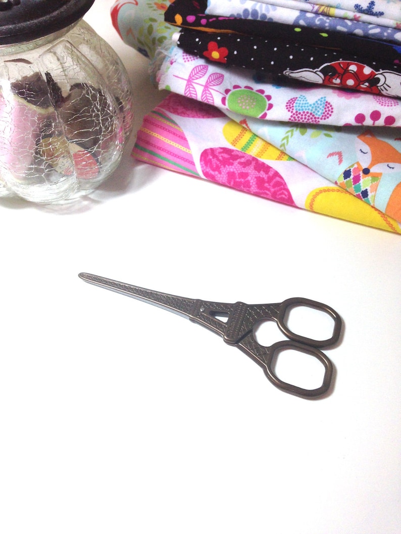 Cross Stich Eiffel Tower Scissor Antique Design Embroidery /& Sewing Scissors Thread Scissor Eiffel Tower Vintage Scissor