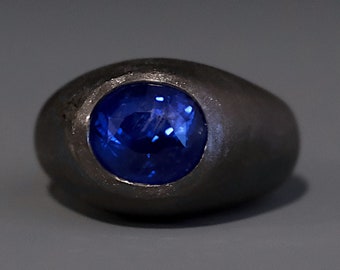 21k Blue Sapphire Black Gold Ring Anthropos
