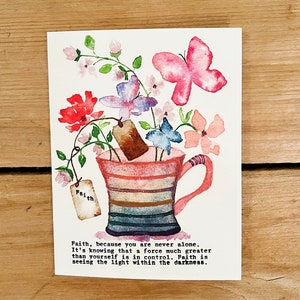 Glaubenskarte, getipptes Zitat, Aquarellteetasse, Krebskarte, Pflegepaket, Schmetterlingskarte, habe Glauben, tröstendes Geschenk, nicht allein, Regenbogen