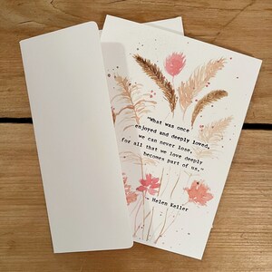 Tarjeta hecha a mano, cita de Helen Keller, regalo de duelo, acuarela original, tarjeta conmemorativa, pampas florales, con simpatía, en memoria de, cita mecanografiada