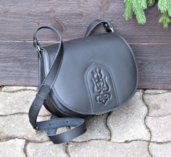 black saddle bag crossbody