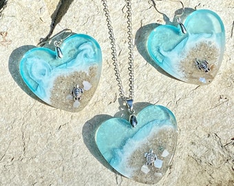 Heart shaped beach earring and pendant with sea turtle, beach jewelry, sea turtle earring and pendant, tropical jewelry