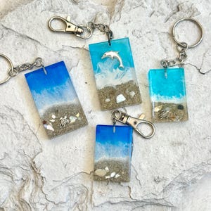 Resin 3D beach keychain bag charm magnet, 2 sizes, dolphin and sea turtle jewelry