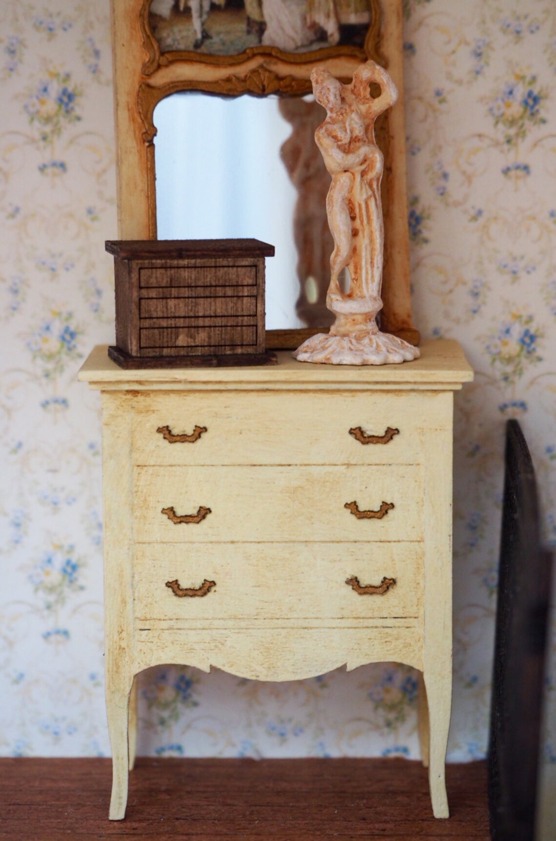 1 24 dollhouse furniture