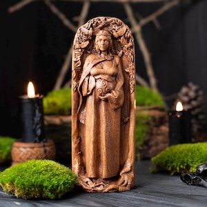 Danu, mother goddess, Dana, Irish goddess, pagan goddess, wiccan, wicca, altar, druid, witches, gaelic, celtic