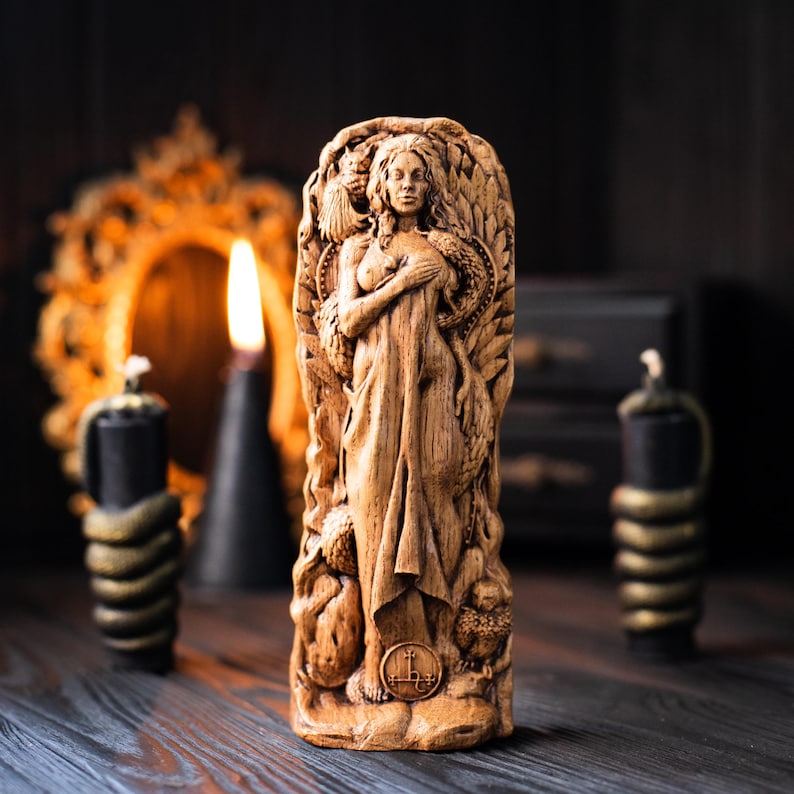 Lilith, Inanna, Ishtar, Astarothn Sumerian Wiccan Goddess of Feminine Wisdom pagan goddes wicca altar witches image 7