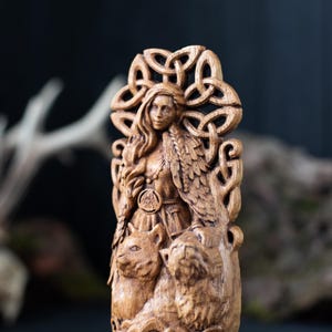 Freya Statue – Goddess of Seidr Magic, Volva of Midgard in Asatru Altar ...