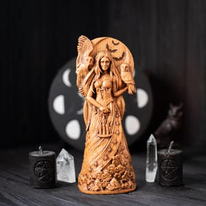 Göttin NYX, NYX, Göttin Nyx, Göttin der Nacht, griechische Göttinnenstatue, Mondgöttin, griechische Mythologie, Göttin Selene, antiker griechischer Altar