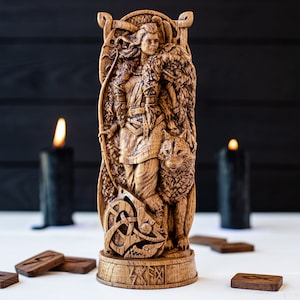 Skadi statue – jotun and hunting goddess Skadi, daughter of the frost giant, honored in North mythology – Norse paganism wall hung sculpture