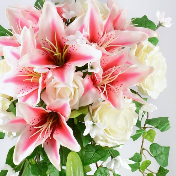 Flores artificiales para boda, ramo de novia con lirios Stargazer y rosas  marfil - Main Image