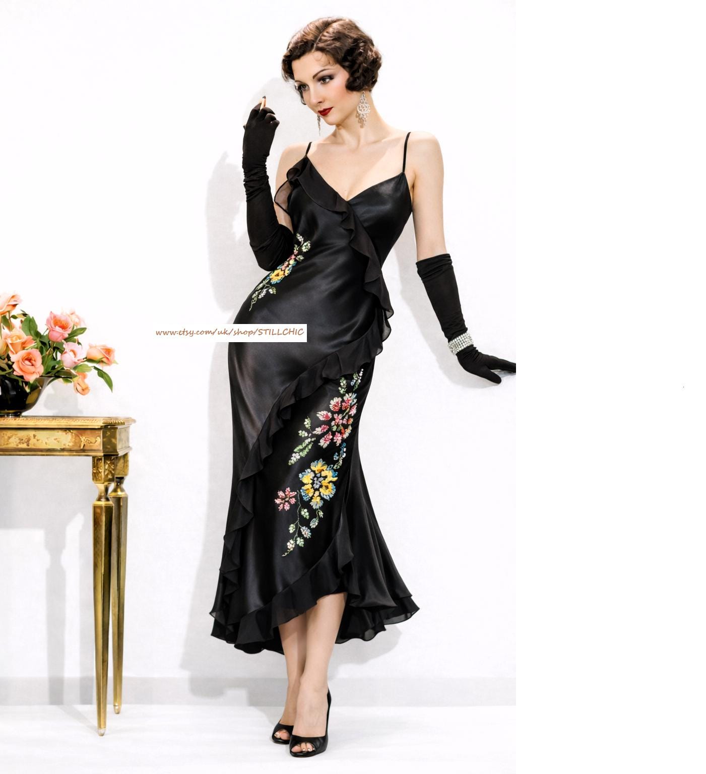 ブラックサテンのバイアスカットビーズドレス：1930年代風ハンカチ裾