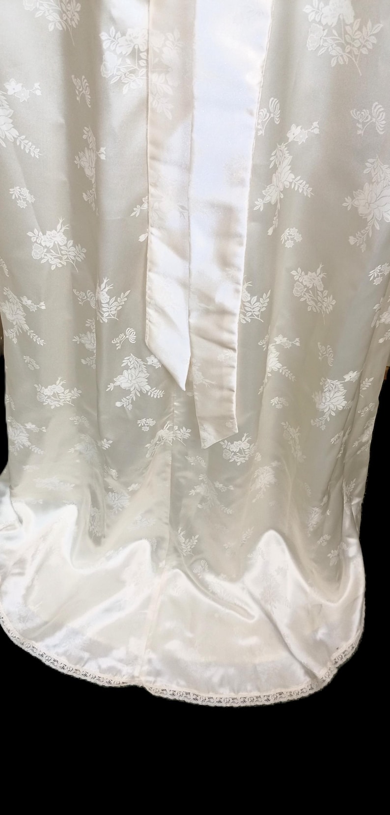 Vintage Satin Brautkleid mit Kragen: Brautkleid im Stil der 1940er Jahre Bild 8