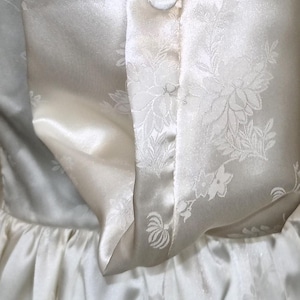Vintage Satin Brautkleid mit Kragen: Brautkleid im Stil der 1940er Jahre Bild 7